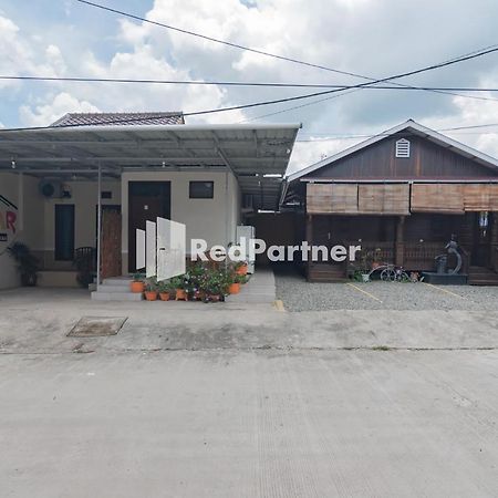 Langkar Guest House Syariah Mitra Reddoorz 사마린다 외부 사진